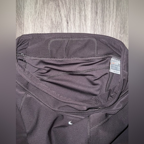 Nike Cropped Leggings size Medium - Picture 9 of 9